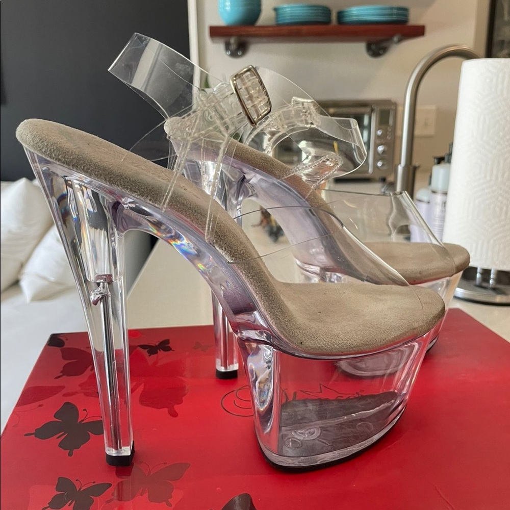 7” Classic Clear Strapped Pleasers Size 9